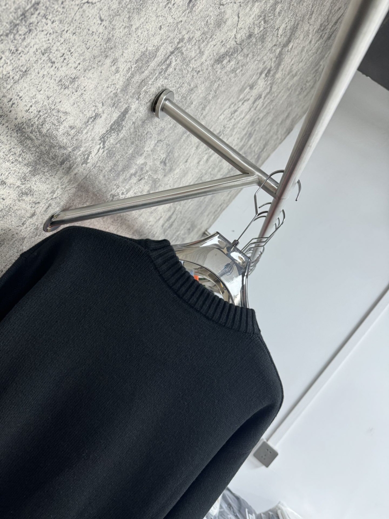 Pra*a sweater
